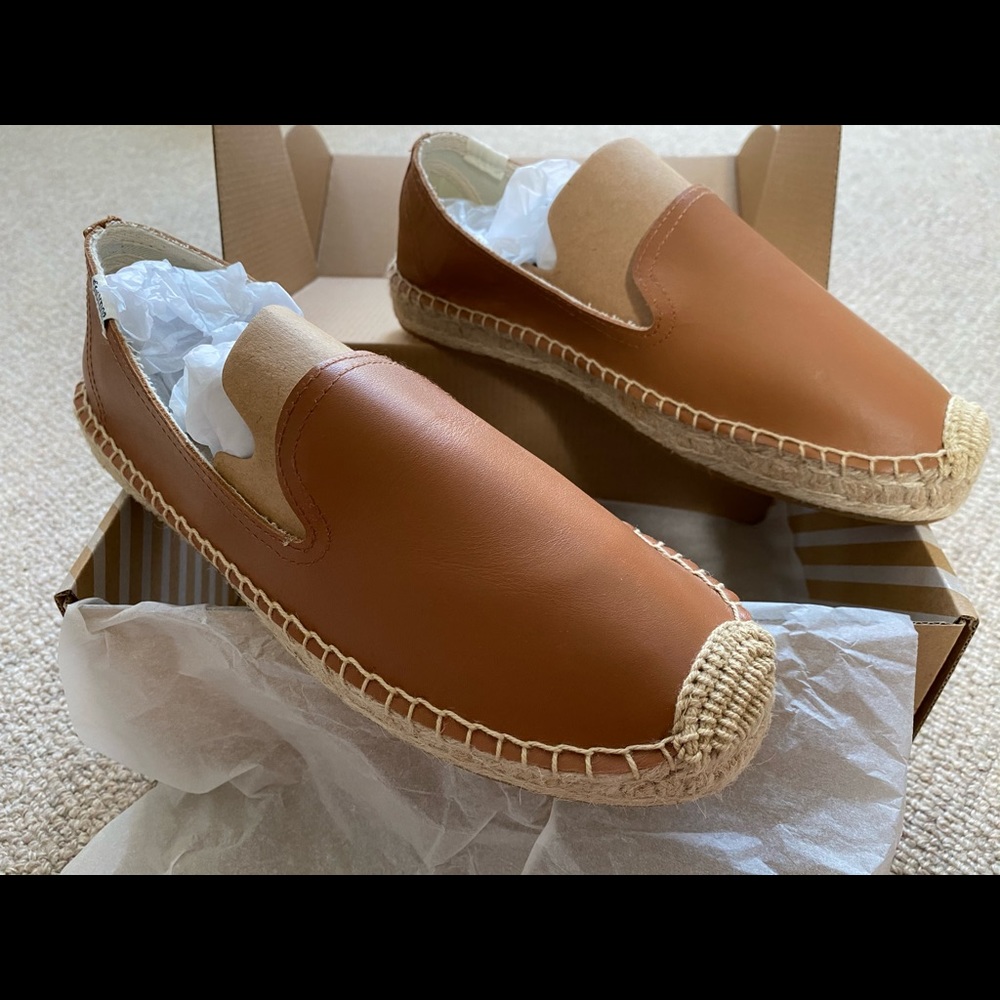 NEW - Soludos Platform Smoking Slipper in Tan 7.5